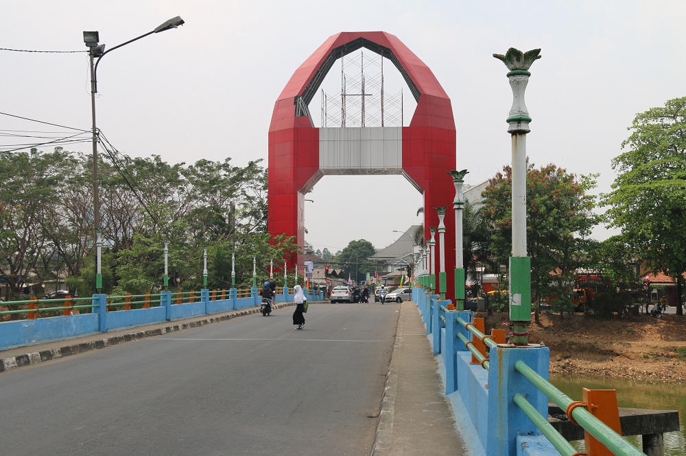 Jembatan Unis