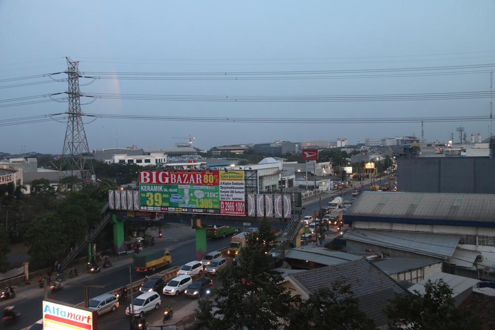 Jalan Raya Serpong