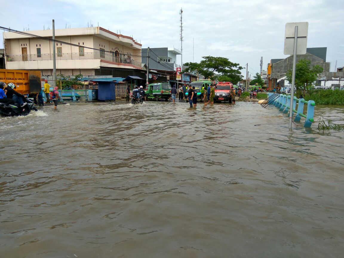 Banjir Landa Sejumlah Perumahan di Kota Tangerang