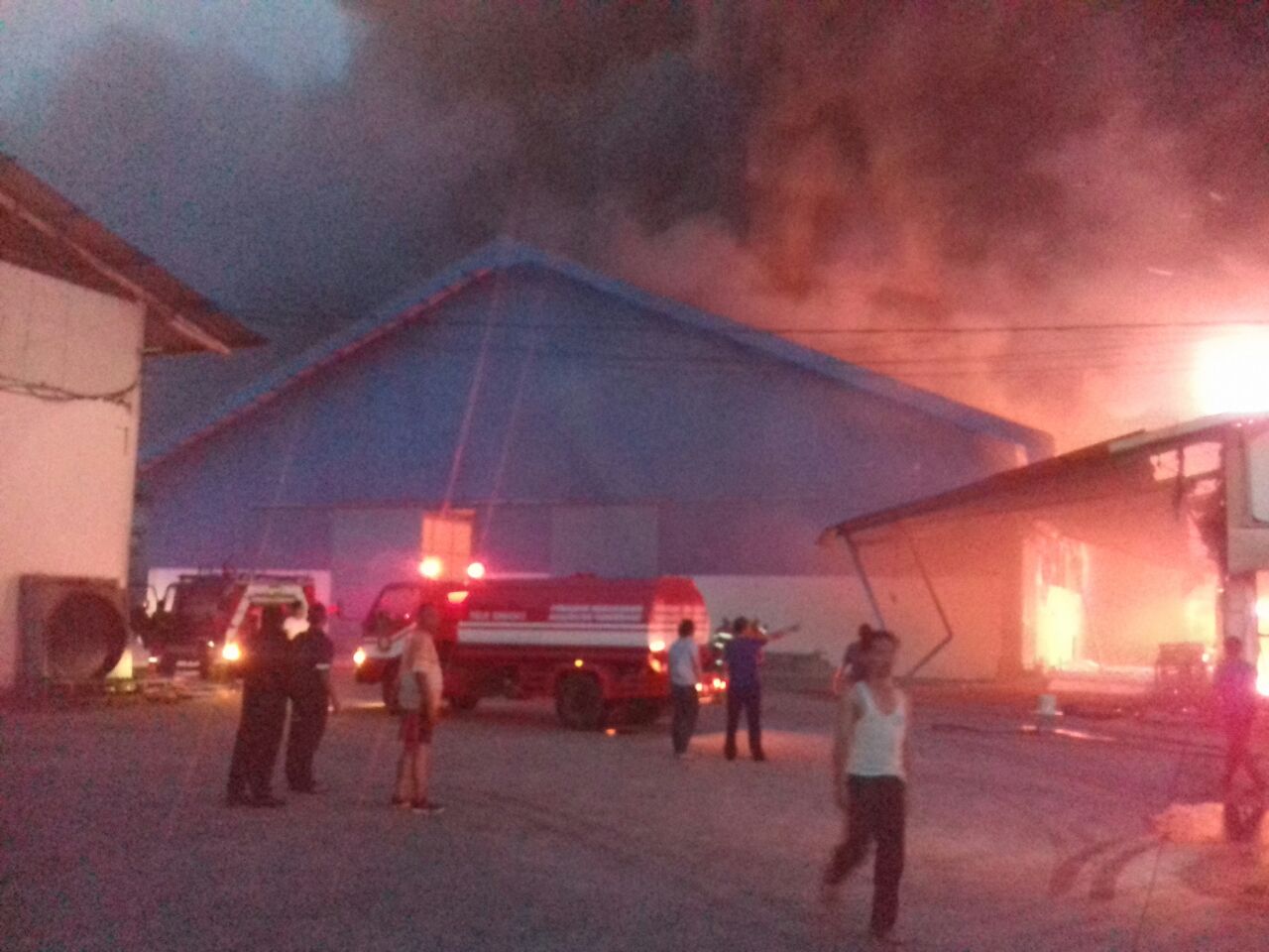 Kebakaran Pabrik Mie Instan di Tangerang