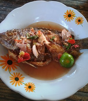 Menu Ikan Pecak Khas Warung Makan Pecak Duren.