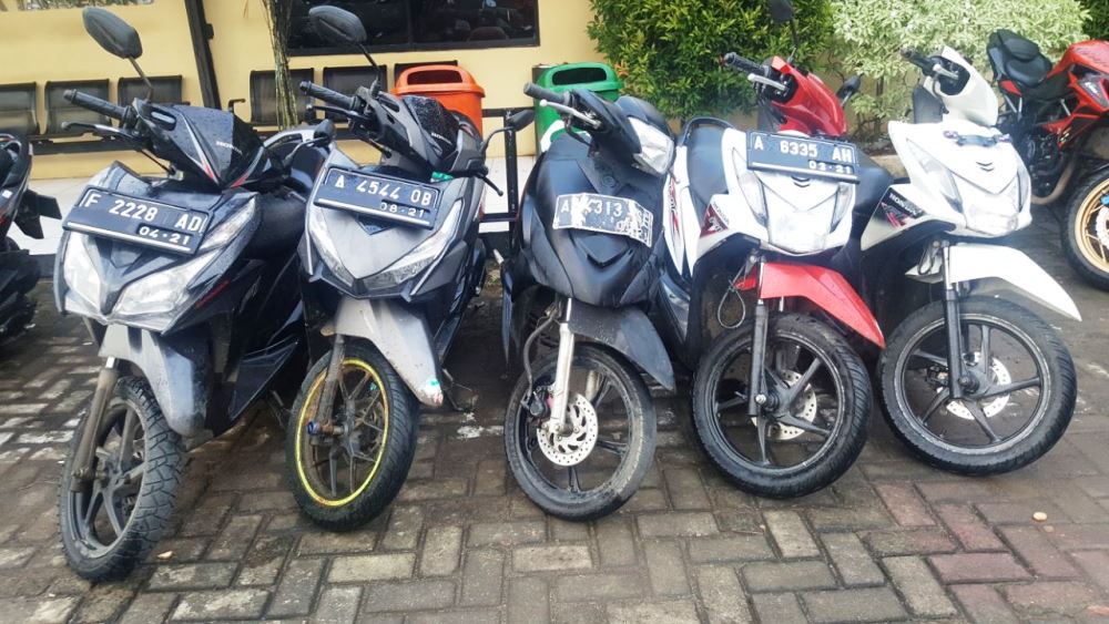 Barang bukti lima sepeda motor.