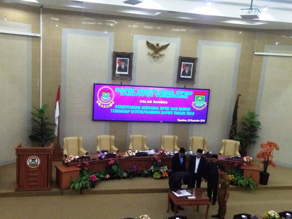 paripurna tentang persetujuan Bersama Bupati dan DPRD Kabupaten Tangerang