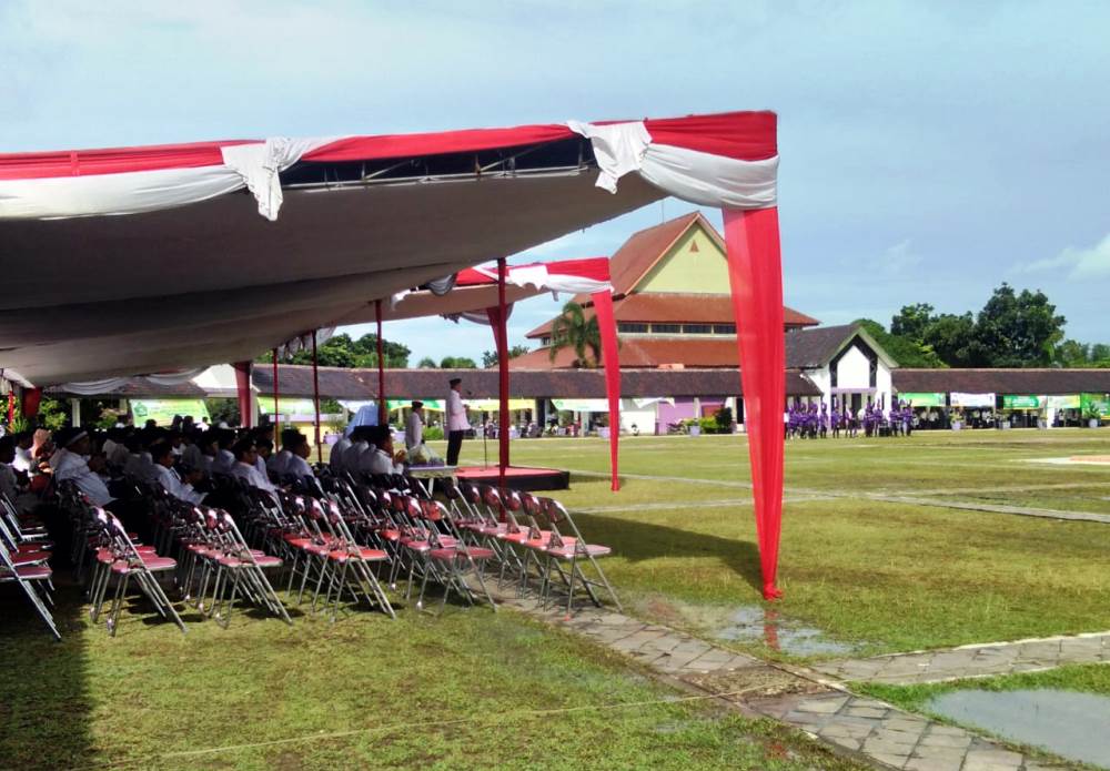 Upacara peringatan Hari Amal Bakti Kementerian Agama RI ke-73, di Lapangan Maulana Yudha Negara, Kamis (3/1/2019).