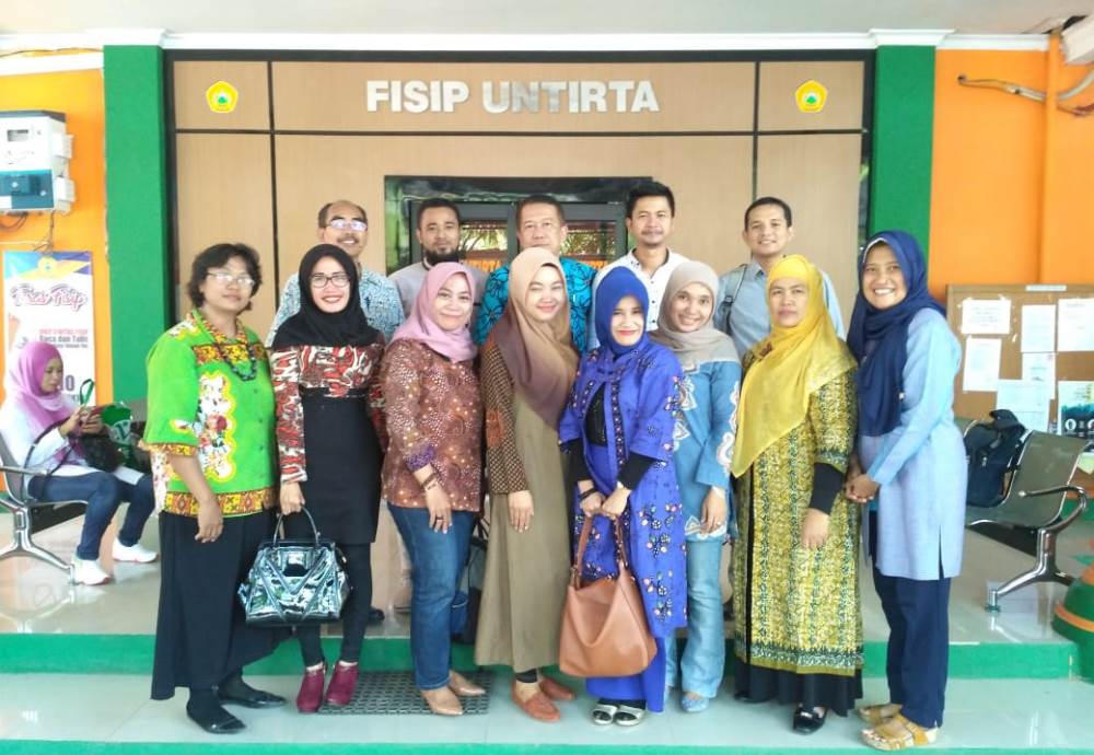 Para pengurus ISKI Banten setelah menggelar rapat di kampus Untirta.