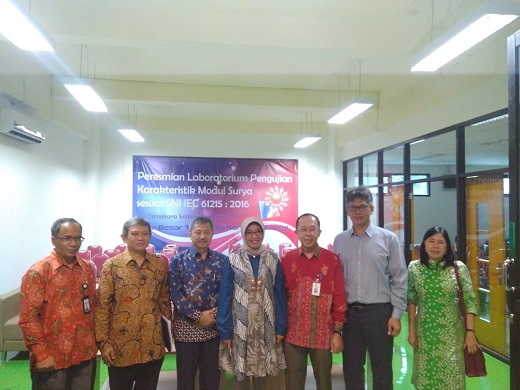 Pengujian kualitas modul panel tenaga surya atau Photovoltaic (PV) di gedung B2TKE-BPPT, Kawasan Puspitek, Kota Tangsel, pada Rabu (9/1/2019).