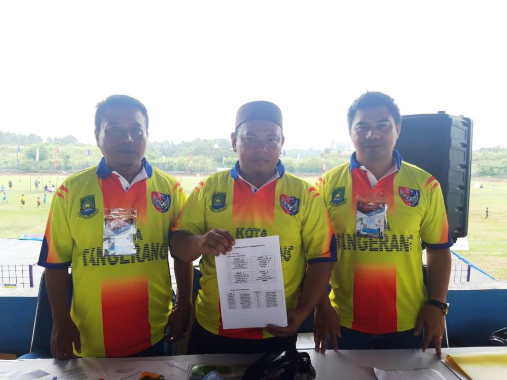 Turnamen antar SSB (sekolah sepakbola) tingkat nasional di Stadion Benteng, Kota Tangerang.