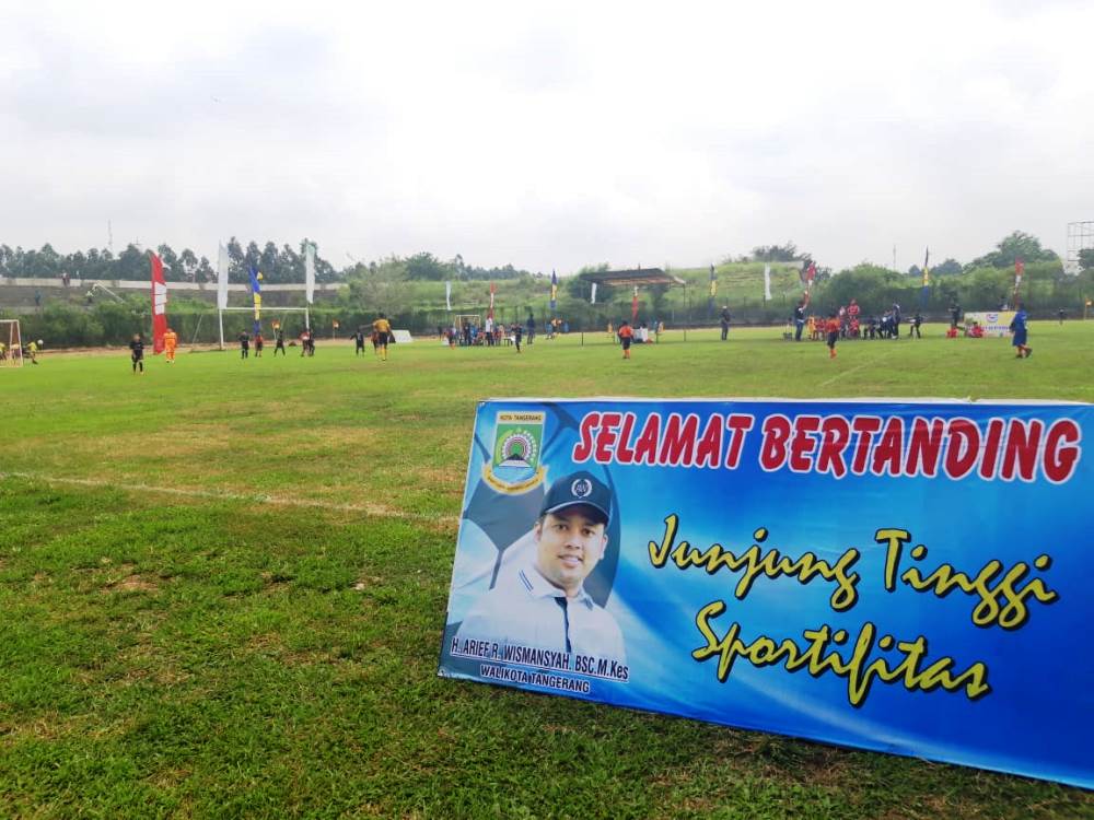 Turnamen antar SSB (sekolah sepakbola) tingkat nasional di Stadion Benteng, Kota Tangerang.