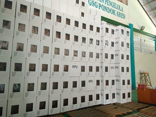 Kotak suara KPU Tangsel di Gedung Serba Guna Kecamatan Pondok Aren.