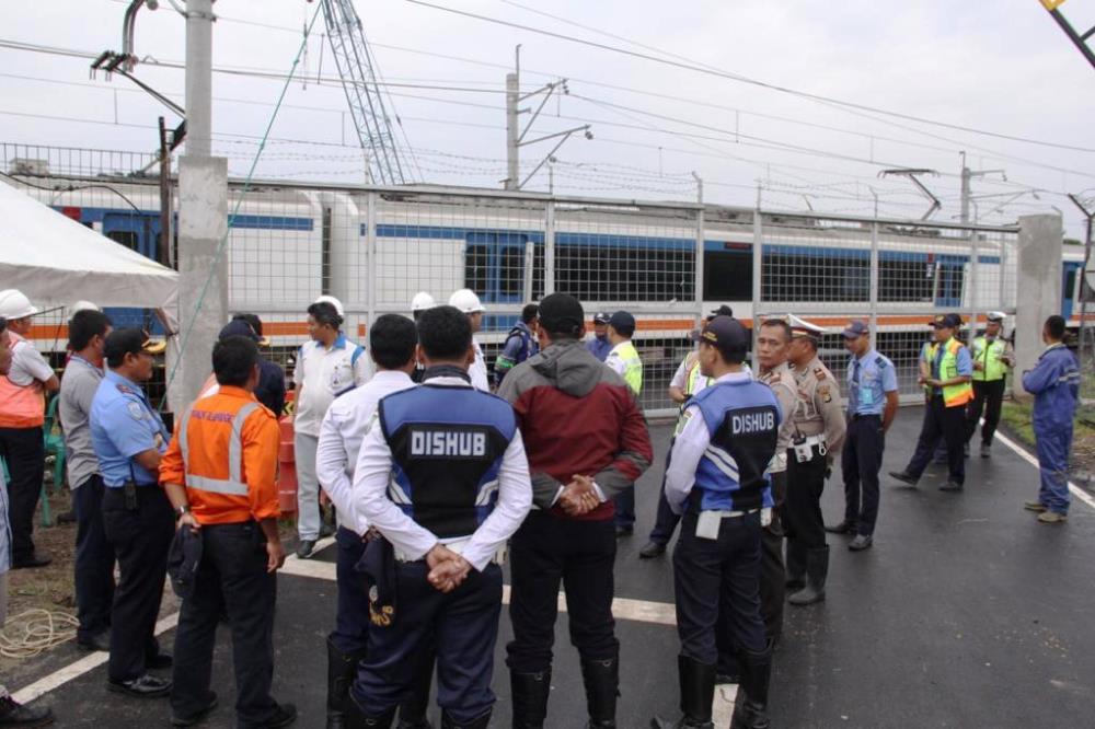 Ditjen Perkeretaapian, PT Kereta Api Indonesia, PT Angkasa Pura II (Persero), Pemkot Tangerang dan Polres Bandara Soekarno-Hatta saat meninjau Jalan Perimeter Selatan Bandara Internasional Soekarno-Hatta.