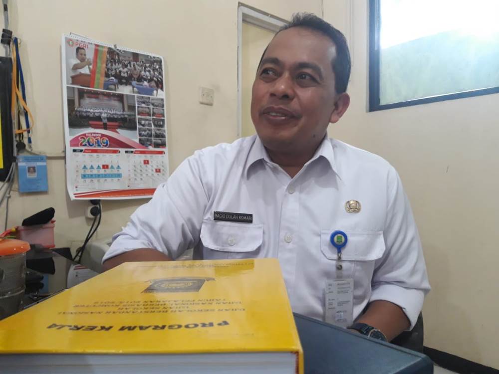 Wakil Bidang Kurikulum SMP Negeri 13 Kota Tangerang Bagio Dulah Komari.