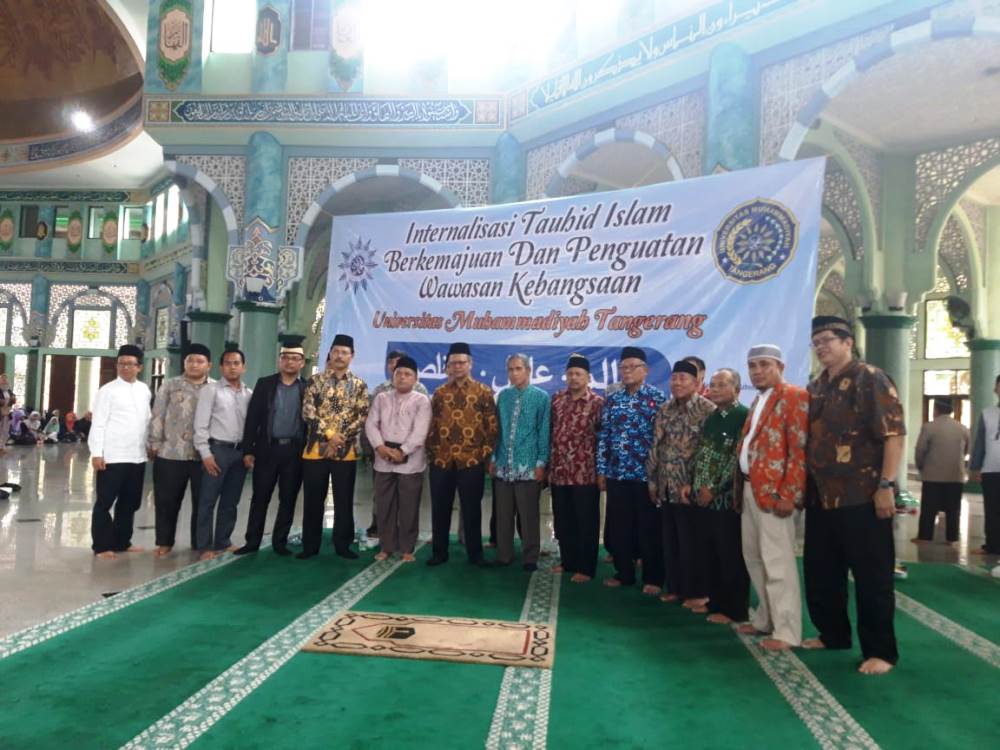 Suasana para mahasiswa Universitas Muhammadiyah Tangerang (UMT) yang mengikuti kegiatan Ittiba di Masjid Al-Azhom, Kota Tangerang, Sabtu (16/3/2019).