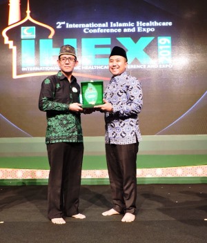 RSUD Kota Tangerang meraih sertifikasi Rumah Sakit Syariah dari Dewan Syariah Nasional Majelis Ulama Indonesia.