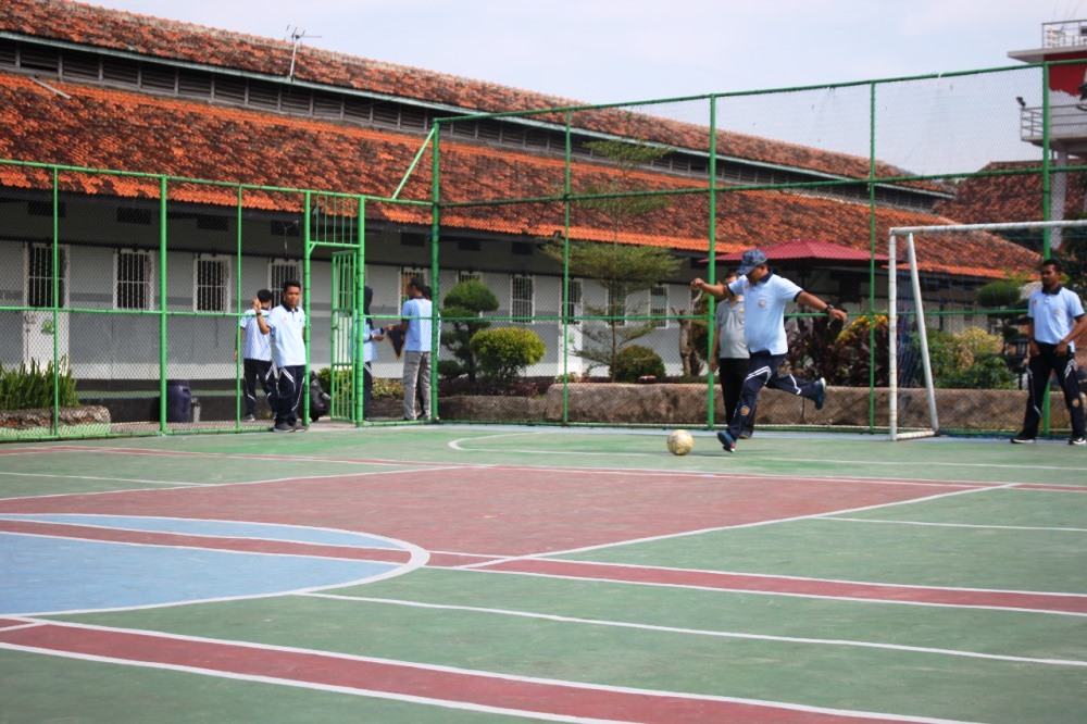 Kepala Lapas Pemuda Tangerang Jumadi meresmikan kegiatan Kalapas Cup 2019 di Lapas Pemuda Tangerang pada Sabtu (30/3/2019).