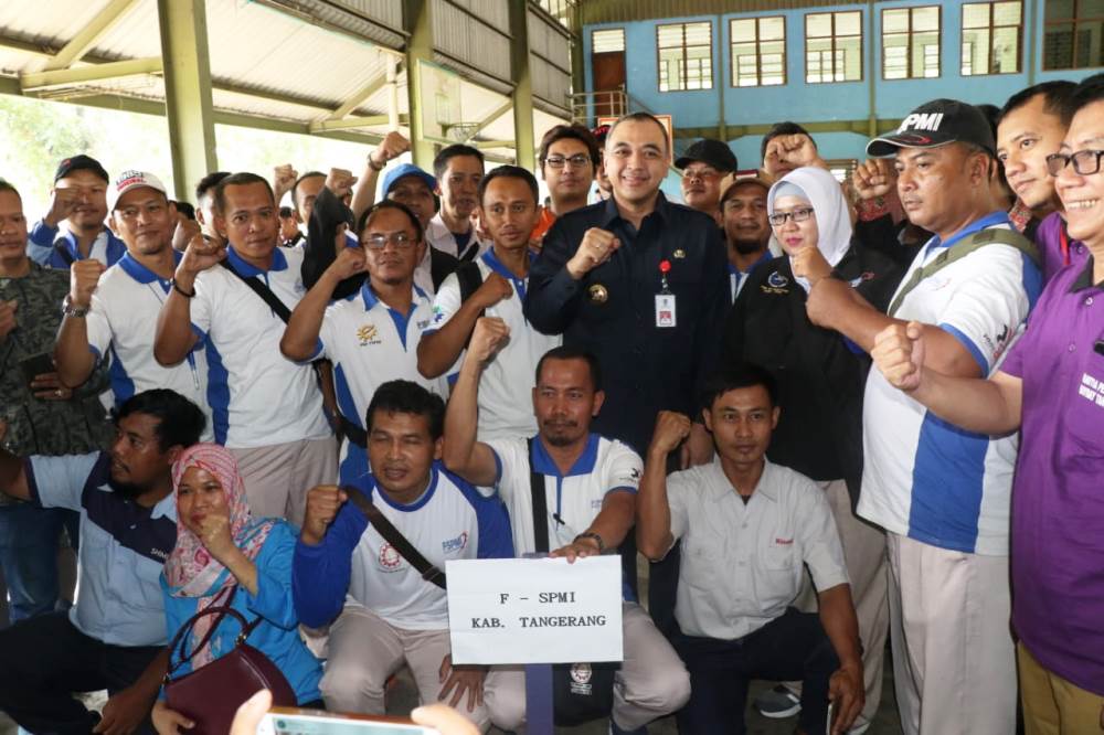 Bupati Tangerang Ahmed Zaki Iskandar beserta rombongannya saat membuka peringatan Hari Buruh Sedunia (May Day) bersama ratusan buruh di BLK Salesian Don Bosco, Tigaraksa, Selasa (4/2/2019).