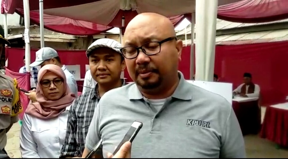 Komisioner KPU RI, Divisi Teknis dan Logistik, Ilham Saputra.