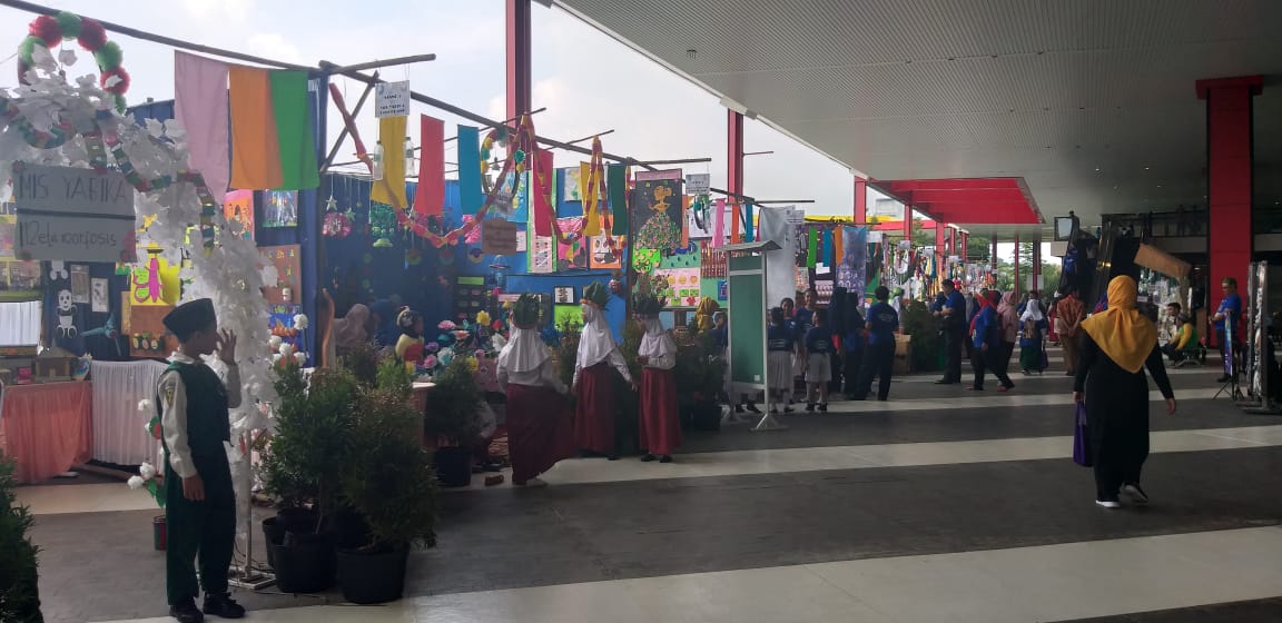 Kegiatan Festival Pendidikan yang diselenggarakan di Mall Qbig,BSD City.