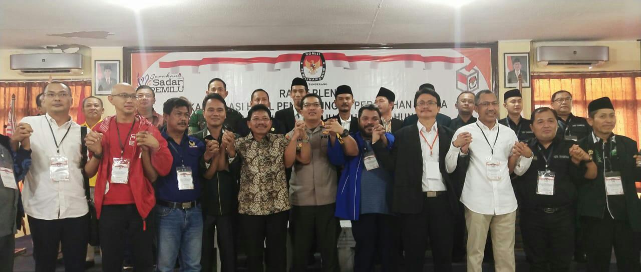 Suasana kegiatan KPU Kota Tangerang yang menggelar rapat pleno terbuka rekapitulasi suara Pemilu 2019 di kantor KPU Kota Tangerang, Sabtu (4/5/2019).
