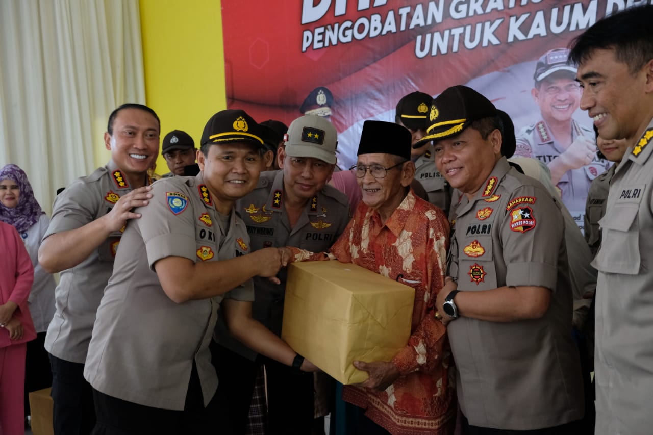 Binmas Badan Pemeliharaan Keamanan (Baharkam) Mabes Polri menggelar kegiatan bakti sosial (baksos) di aula Kantor Kecamatan Kemiri, Kabupaten Tangerang Jumat (10/5/2019).