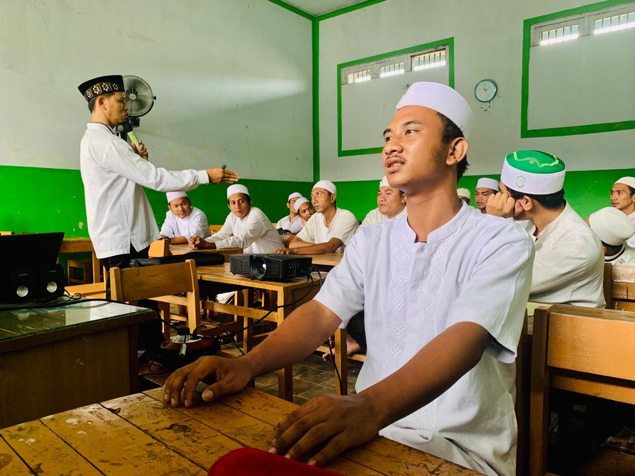 Para Warga Binaan Pemasyarakatan mengikuti Kegiatan pelatihan baca Al Quran di Lembaga Pemasyarakatan Pemuda Kelas IIA Tangerang (Lapas Pemuda Tangerang), Rabu (29/5/2019).