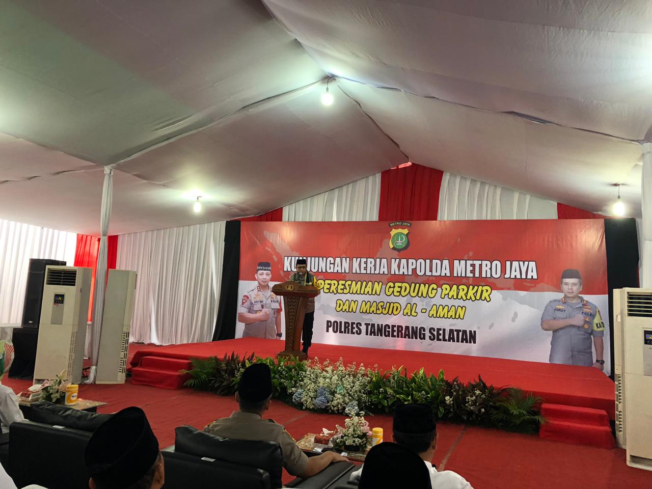 Tampak Kapolda Metro Jaya Irjen Eddy Gatot Pramono memberikan sambutannya dalam peresmian Masjid Al-Aman Polres Tangerang Selatan, di Jalan Promoter, Serpong, Tangsel Rabu (29/5/2019).