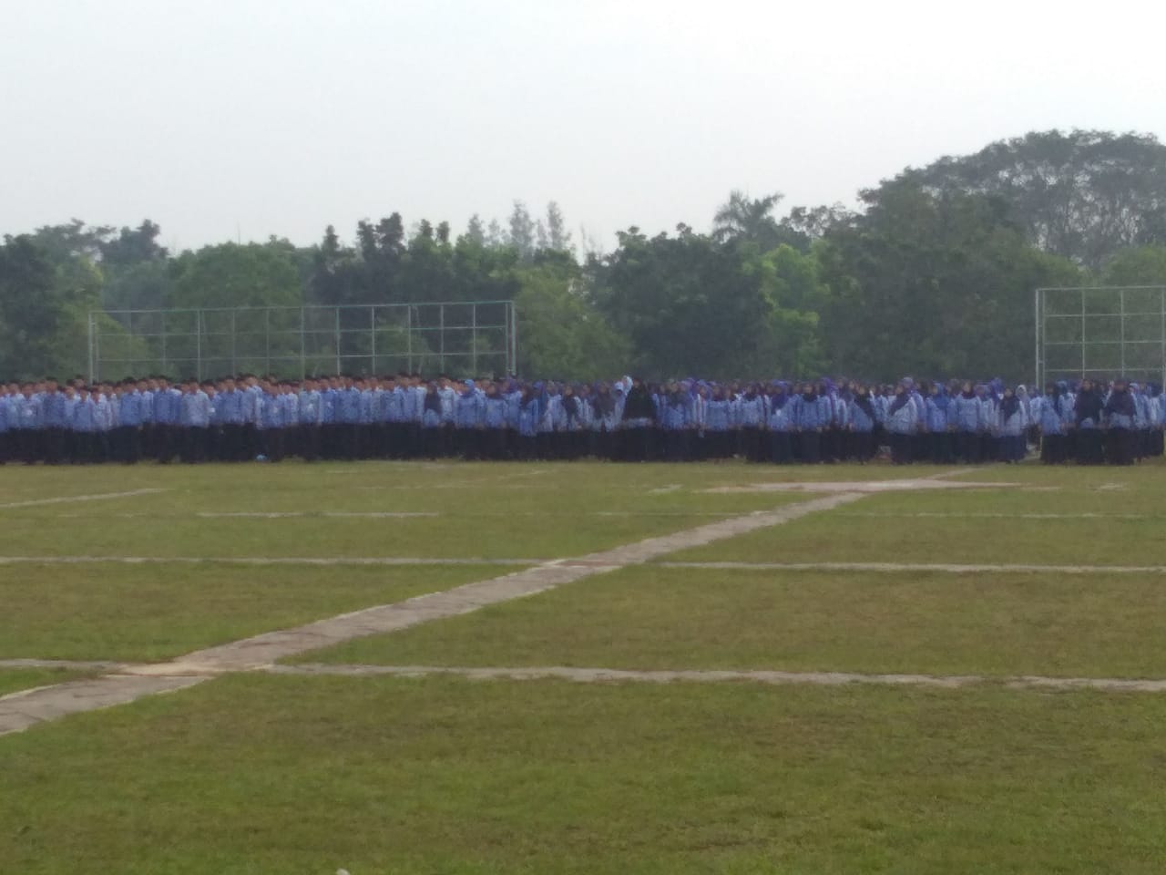 Upacara peringatan Hari Lahir Pancasila di lapangan Maulana Yudha Negara, Puspemkab Tangerang di Tigaraksa, Sabtu (01/6/2019).