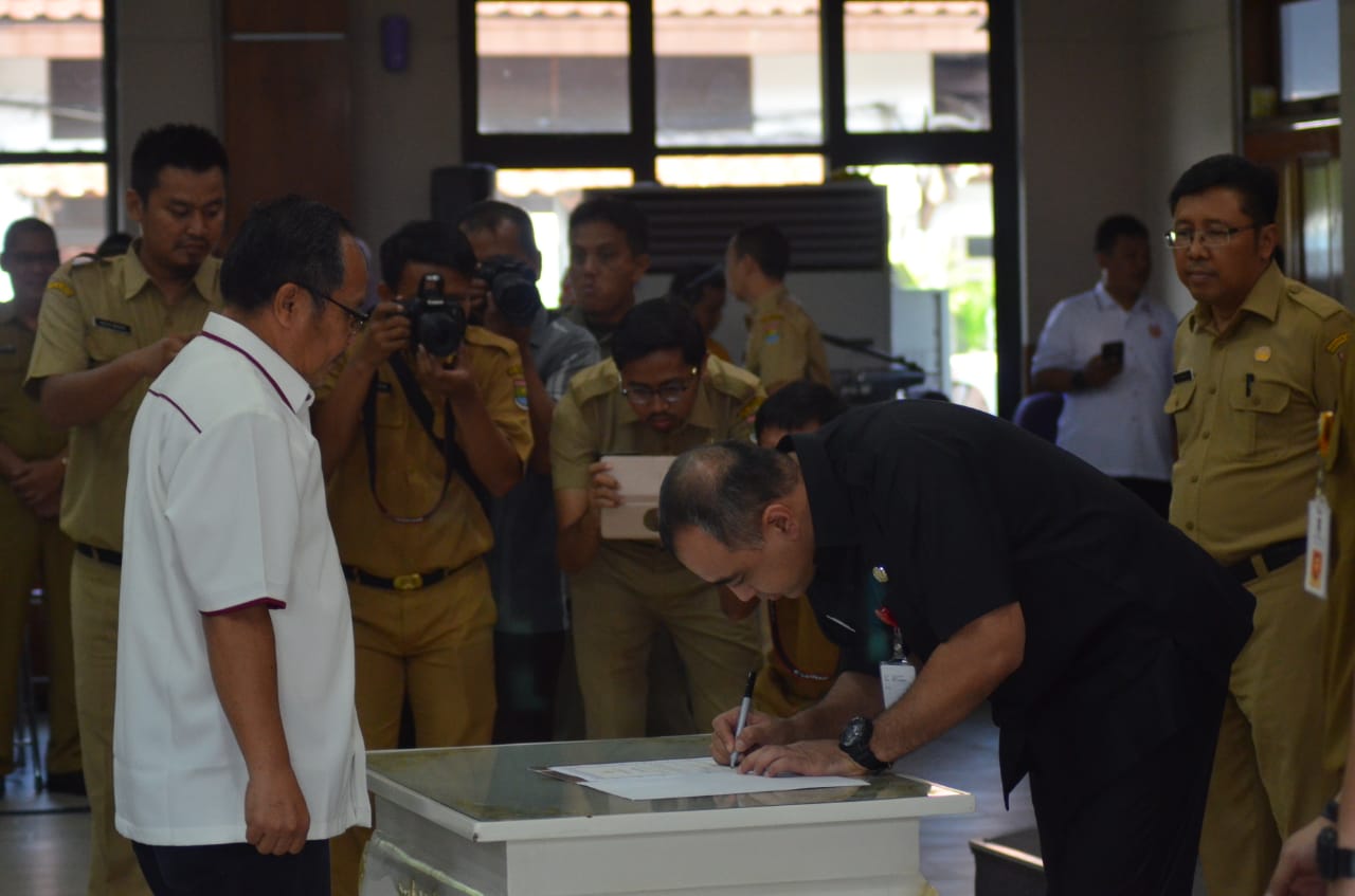 Bupati Tangerang Ahmed Zaki Iskandar saat memberikan sambutannya dalam kegiatan Pengukuhkan 13 pengurus cabang olahraga (Cabor) di Kabupaten Tangerang, Selasa (25/6/2019).