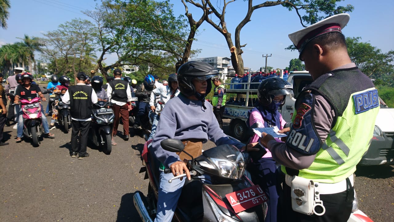 Razia Samsat Cilegon dan polisi di Bonakarta, Cilegon, Jumat (12/7/2019).