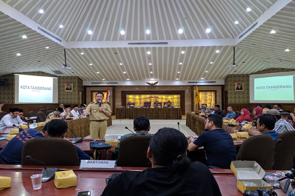 Wali Kota Tangerang Arief R. Wismansyah saat jumpa pers di Ruang Akhlakul Karimah, Pusat Pemerintahan Kota Tangerang.