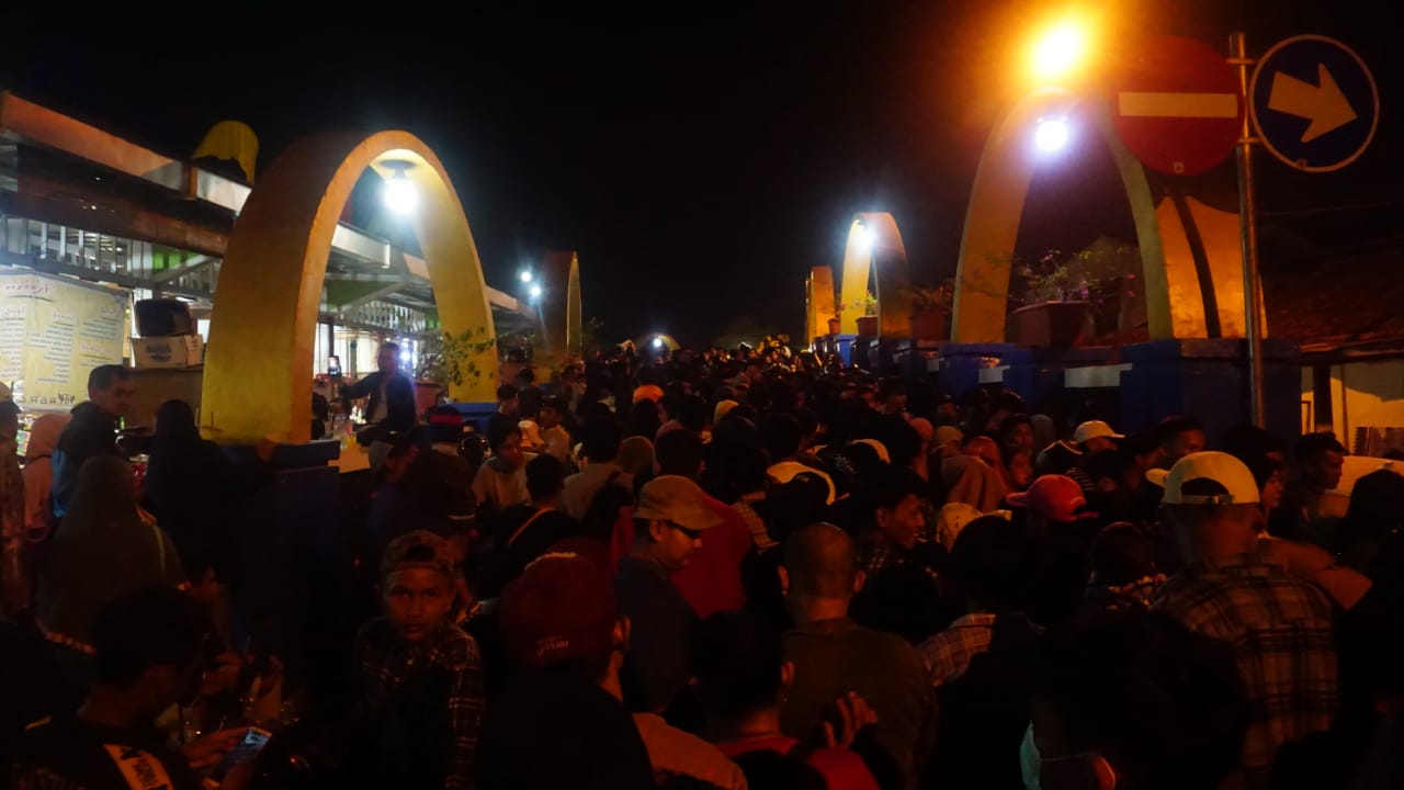 Suasana para pengunjung memadati Festival Cisadane, Sabtu (27/7/2019) malam.