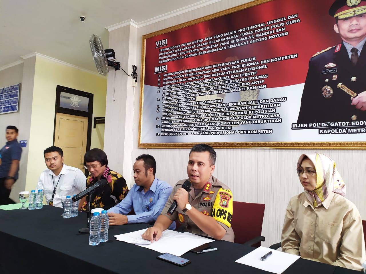 Konferensi pers pengungkapan kasus meninggalnya Aurellia Qurratuaini, Calon Pasukan Pengibar Bendera Pusaka (Capaska) di Mapolres Tangsel, Jalan Promoter, Lengkong Gudang Timur, Serpong, Tangsel, Selasa (13/8/2019).