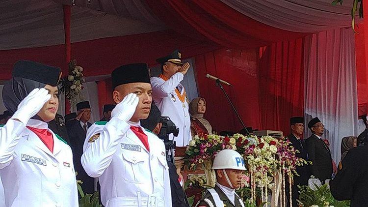 Upacara perayaan Hari Ulang Tahun (HUT) Ke-74 Republik Indonesia di Lapangan Maulana Yudha Negara, Sabtu (17/8/2019).