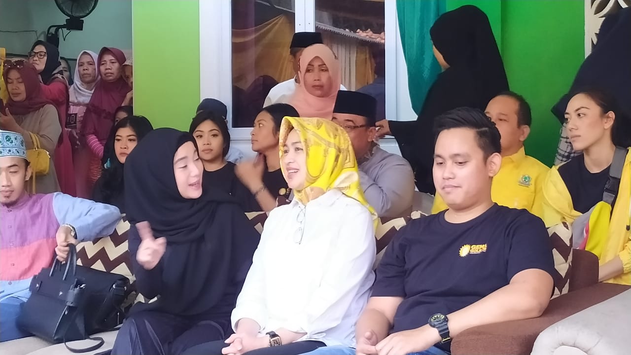 Gerakan Milenials Airlangga Hartanto (GEMA) Golkar menggelar kegiatan kebahagiaan bersama ratusan anak yatim pada Bulan Muharram di Pondok Pesantren Tahfidz Daarul Ihsan.