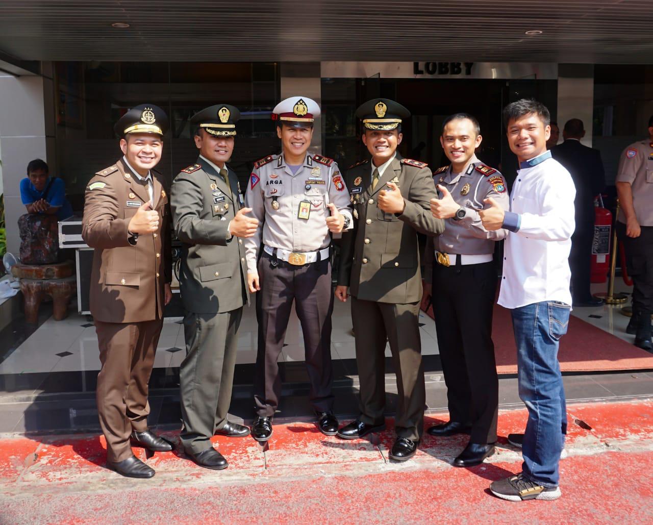 Suasana Polres Tangerang Selatan (Tangsel) saat memberikan kejutan kepada TNI di Markas Kodim 0506 Tangerang dalam memperingati hari jadi TNI ke-74.