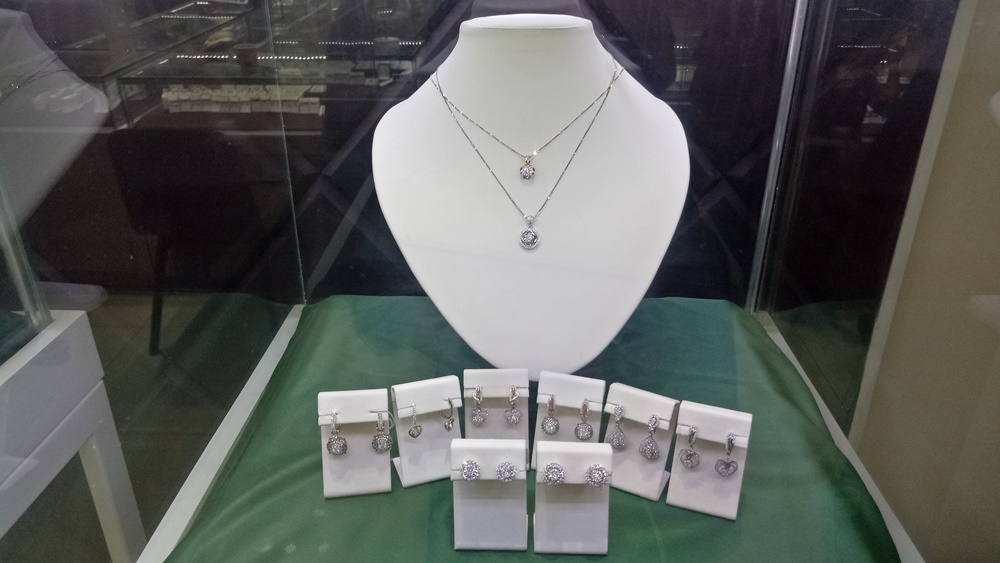 Koleksi perhiasan Aurora Collection Goldmart.