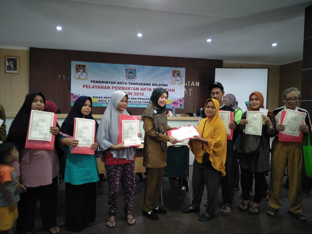 Dinas Catatan Sipil dan Kependudukan (Disdukcapil) Kota Tangerang Selatan gelar kegiatan Pelayanan pembuatan Akta Kematian 2019 di Kantor Kecamatan Ciputat, Selasa (5/11/2019).