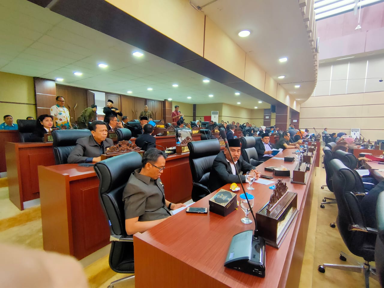 Sidang paripurna rancangan peraturan daerah tentang pertanggungjawaban pelaksanaan APBD tahun 2020 di DPRD Tangerang Selatan.