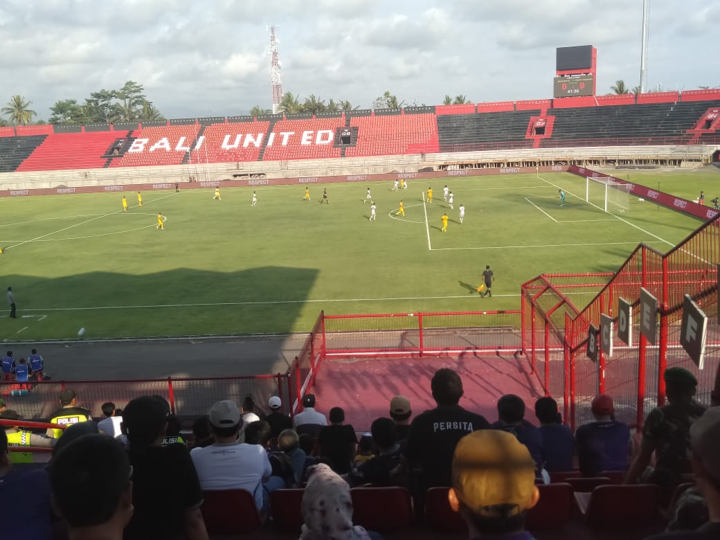 Suasana pertandingan Persita Tangerang Vs Sriwijaya FC di laga Semifinal Liga 2 2019, Jumat (21/11/2019).