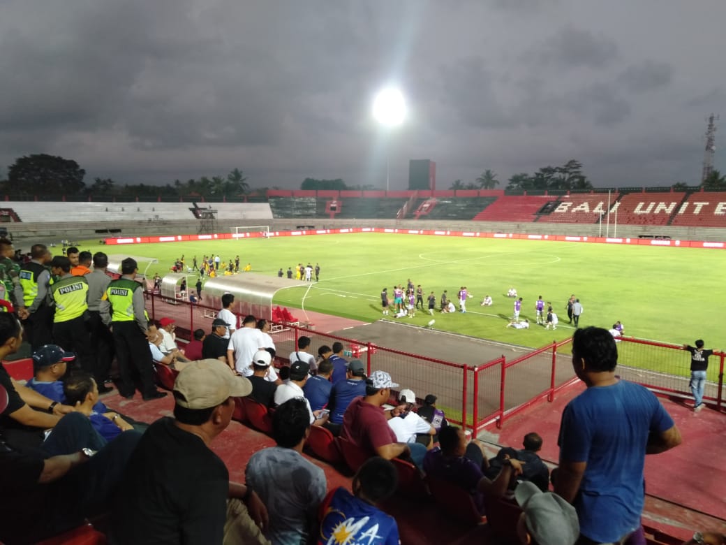 Suasana pertandingan Persita Tangerang Vs Sriwijaya FC di laga Semifinal Liga 2 2019, Jumat (21/11/2019).