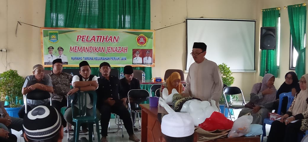 Kegiatan pelatihan pemandian jenazah di Aula Kantor Kelurahan Periuk Jaya, Kecamatan Periuk, Kota Tangerang.