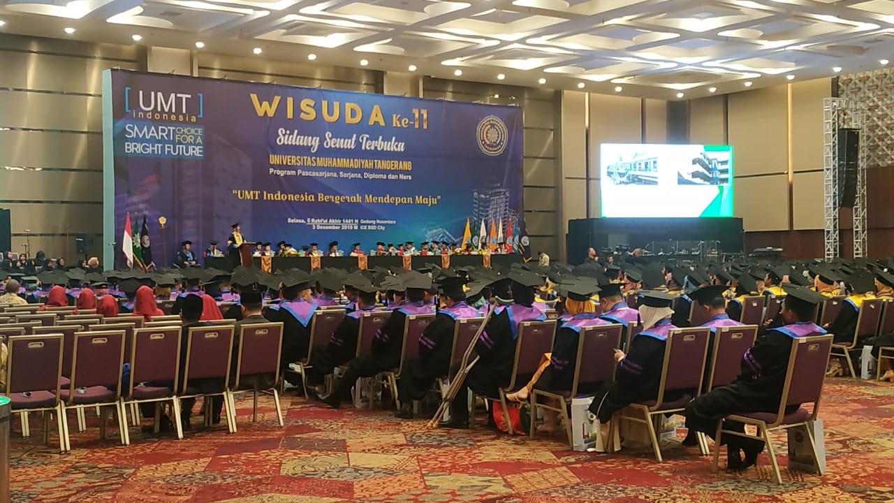 Kegiatan wisuda mahasiswa Universitas Muhammadiyah Tangerang di Indonesia Convention Exhibition (ICE) BSD, Kecamatan Pagedangan, Kabupaten Tangerang, Selasa (3/12/2019).