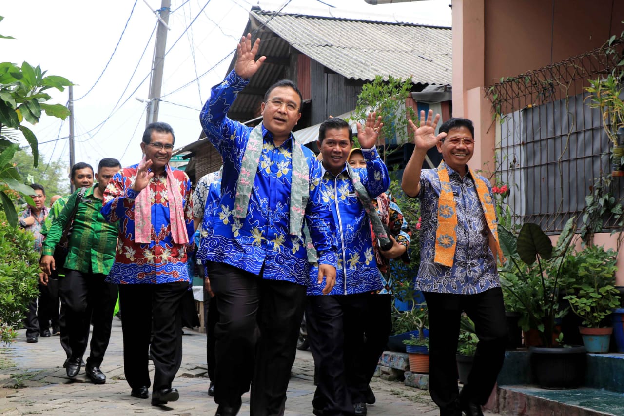 Wakil Wali Kota Tangerang Sachrudin saat memimpin langsung rombongan peserta Rakorkomwil III APEKSI untuk keliling wisata di Kota Tangerang.