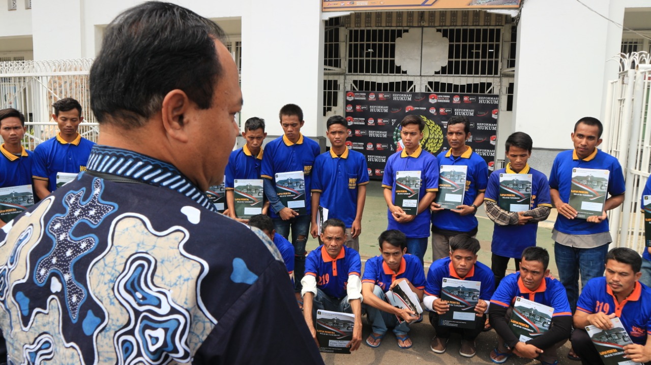 37 narapidana warga binaan pemasyarakatan (WBP) di Lapas Pemuda Tangerang mendapatkan bebas bersyarat, Jumat (20/12/2019).