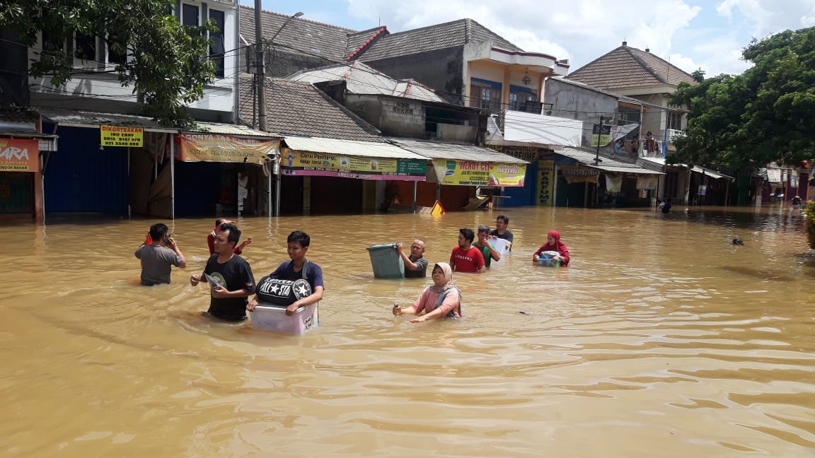 Banjir di kompleks Pondok Bahar, Kecamatan Karang Tengah, Kota Tangerang.