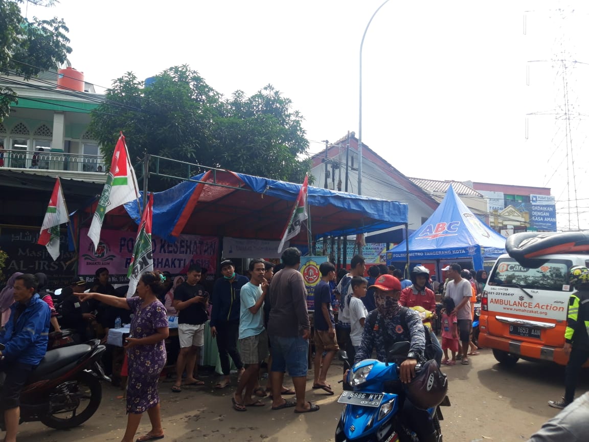 Situasi di Posko bantuan untuk para korban Banjir di Perumahan Ciledug Indah, Kota Tangerang.