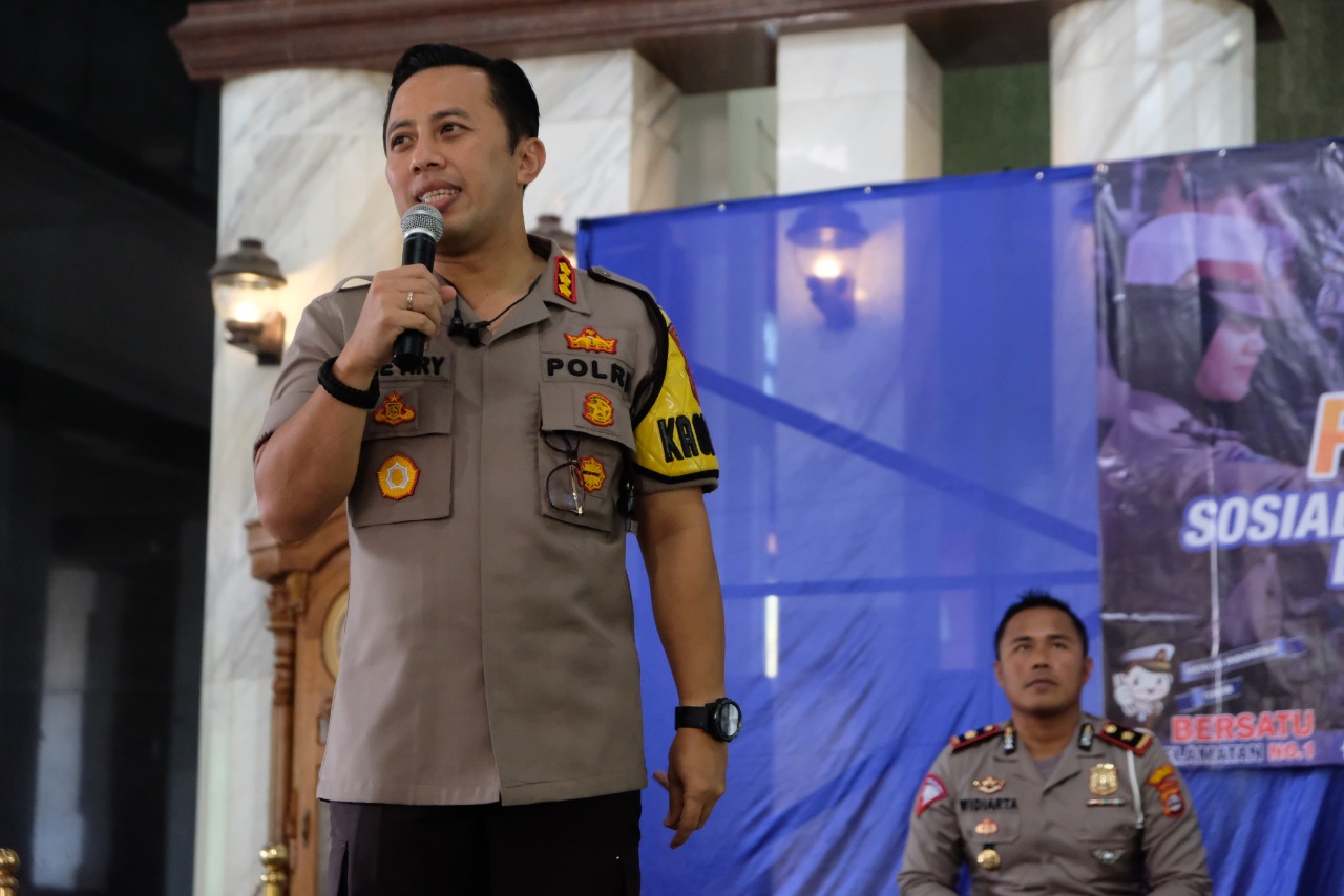 Kapolresta Tangerang Kombes Pol Ade Ary Syam Indradi.