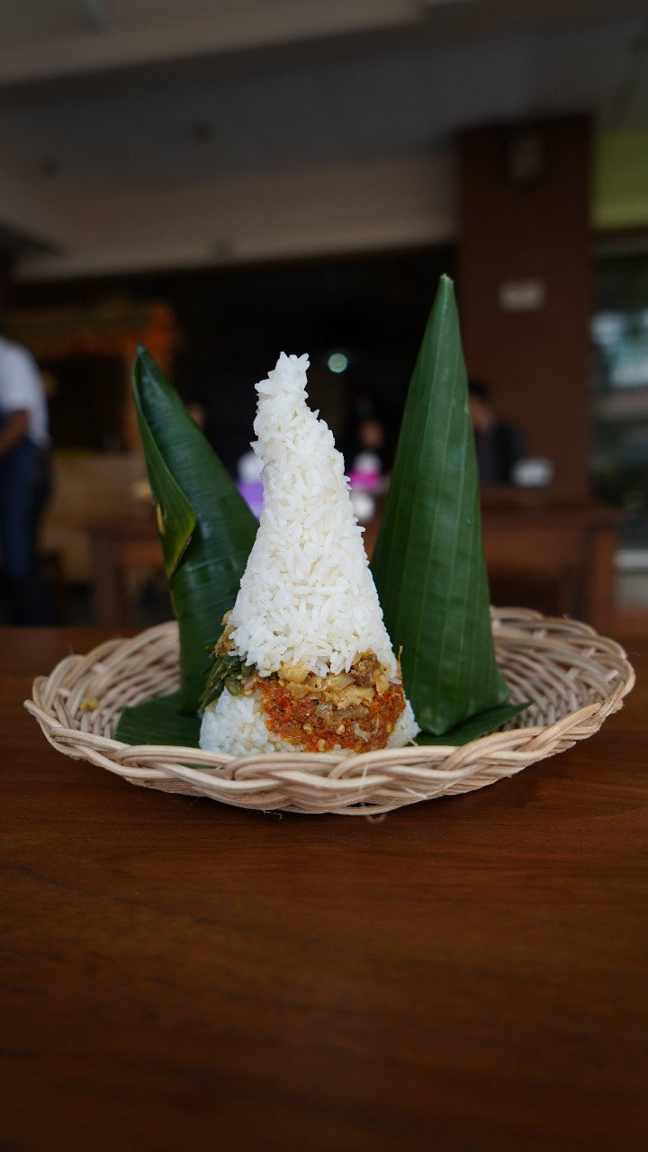 Nasi Ayam Resto Nasi Sop Perjuangan (NSP).