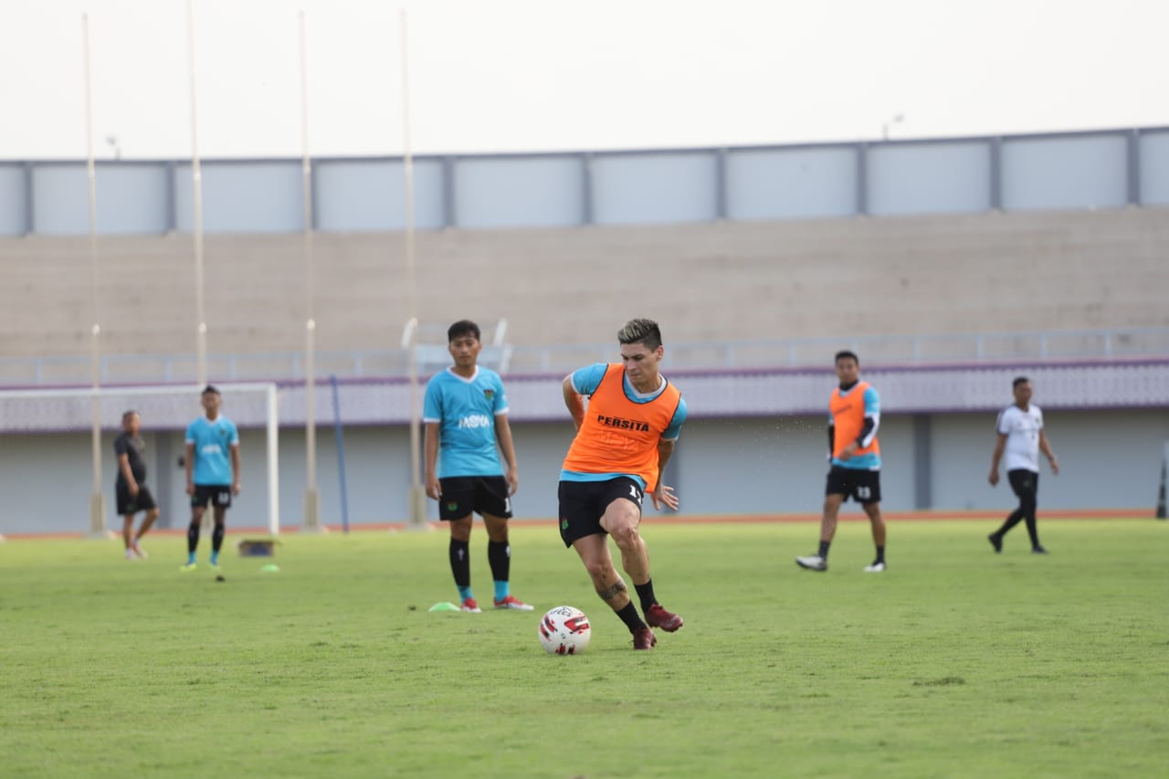 Sesi latihan Persita bersama pemain asing beberapa hari yang lalu.