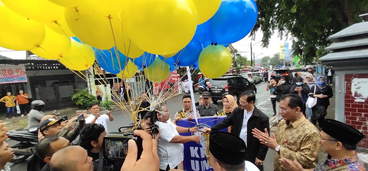 Kegiatan pelepasan Mahasiswa Universitas Muhammadiyah Tangerang (UMT) dalam program Kuliah Kerja Nyata (KKN) di Gelanggang Olahraga (GOR) Damyati, Kota Tangerang, Jumat (24/1/2020).