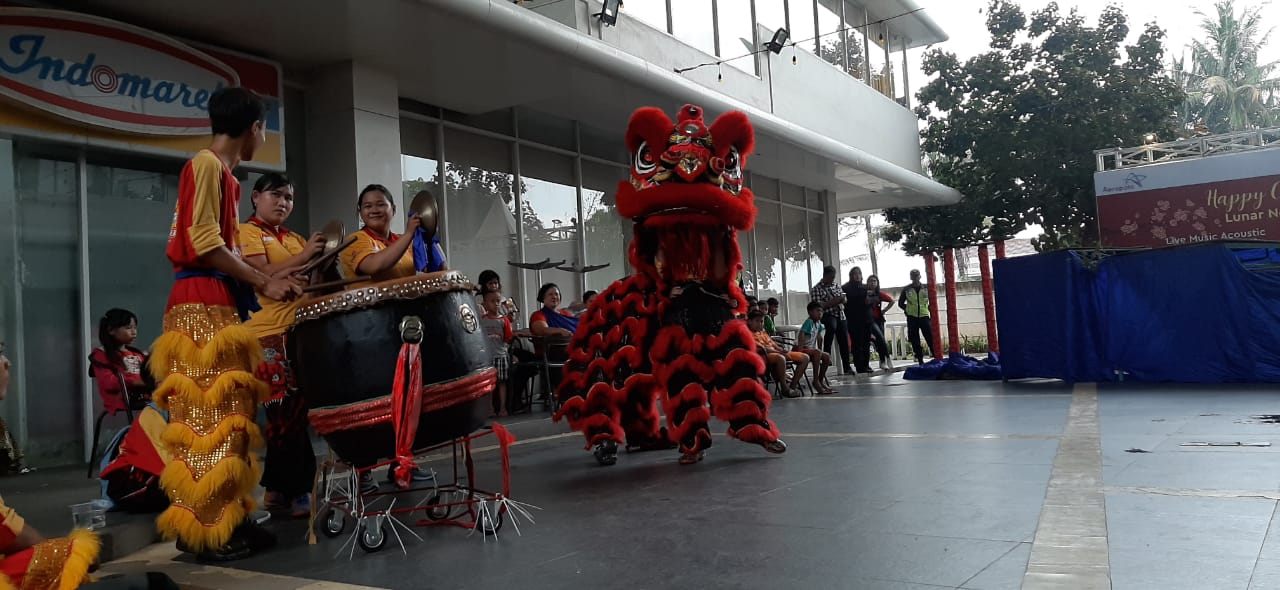 Perayaan tahun baru Imlek di apartemen Aeropolis, Neglasari, Kota Tangerang, Sabtu (25/1/2020).